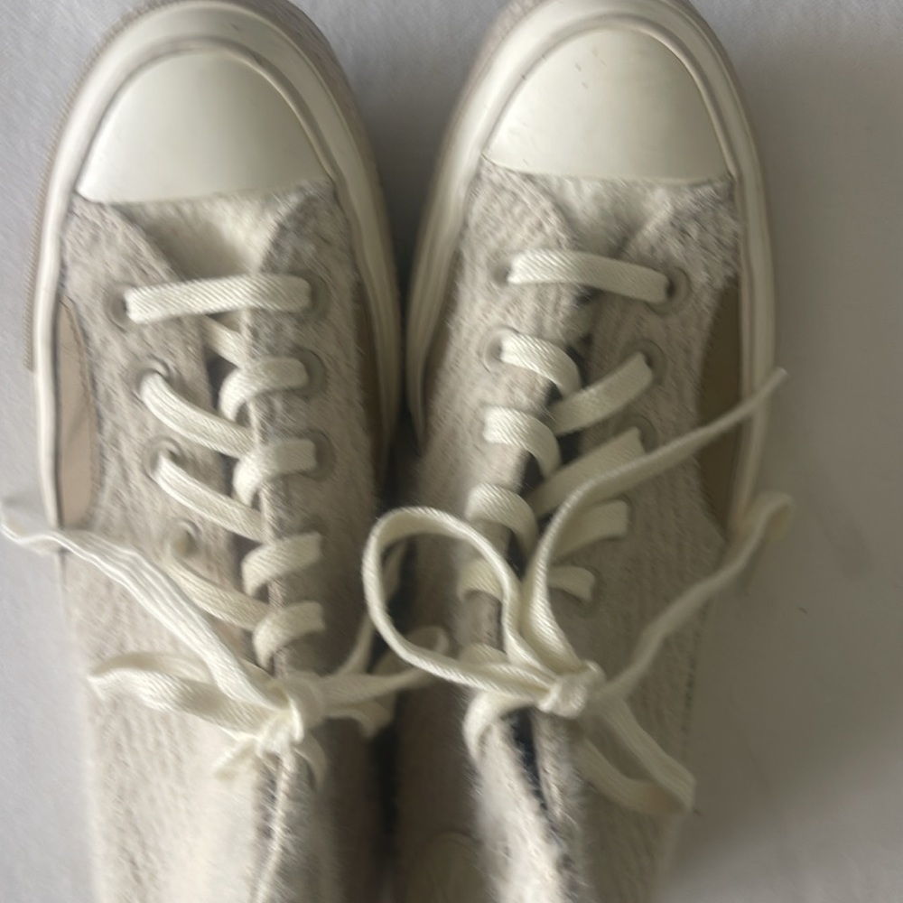 NWOB CONVERSE CHUCK 70 Cozy High-top Sneakers Size 8.5 beige fuzzy fabric - Picture 9 of 11